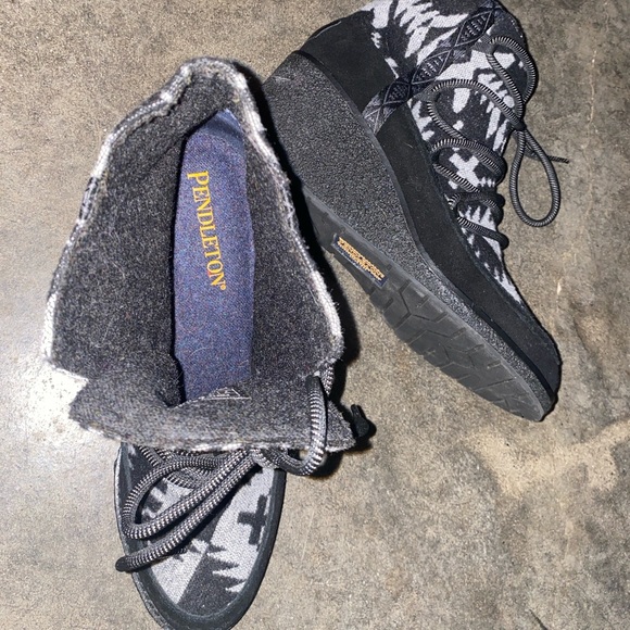 Pendleton Wedge Boots - Picture 3 of 6